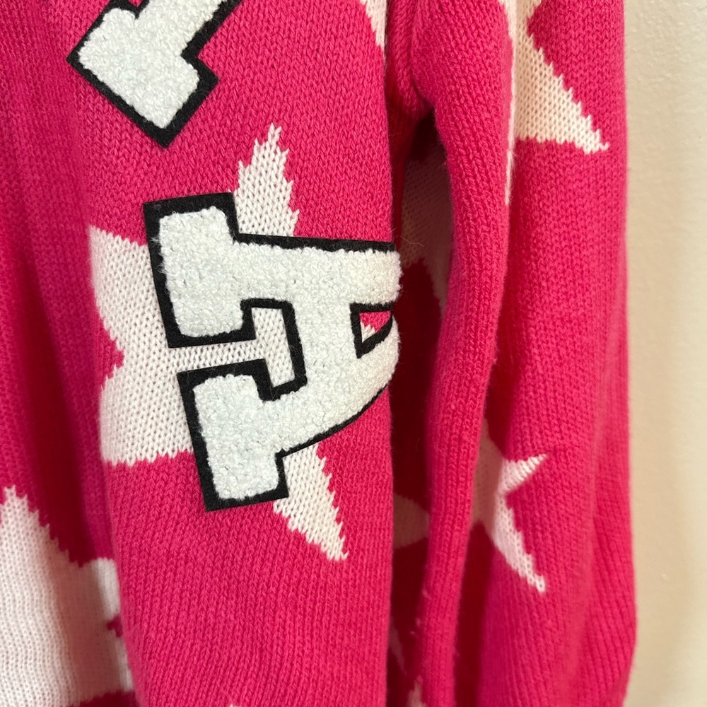Judith March • Hot Pink MAMA Chenille Patch Star Varsity Oversized Sweater Sz M - Picture 6 of 9